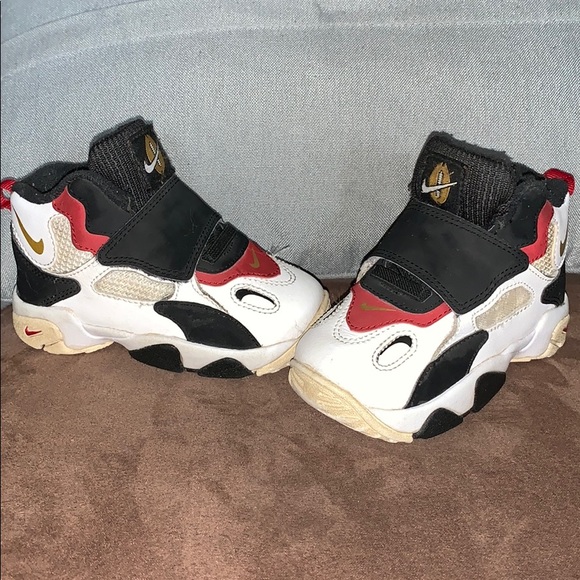 Toddler Nikes size 6c - Picture 1 of 5